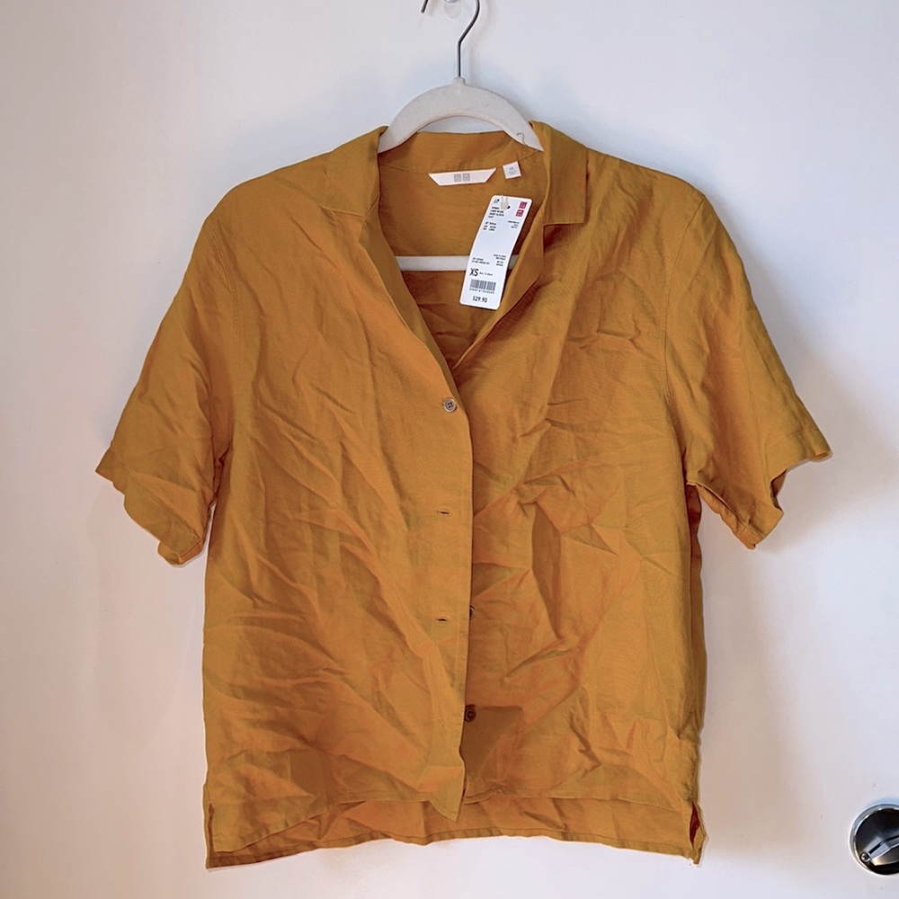 Uniqlo yellow, camp style linen blend button up NWT